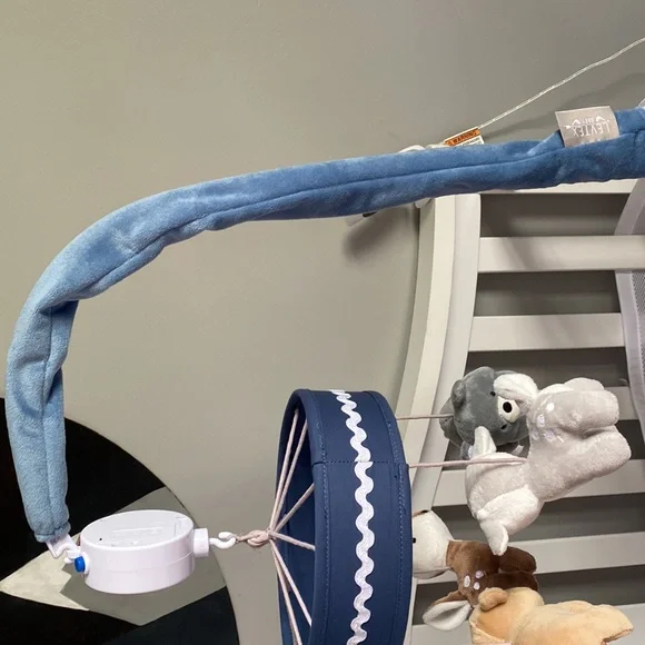 Crib mobile - Picture 3 of 4